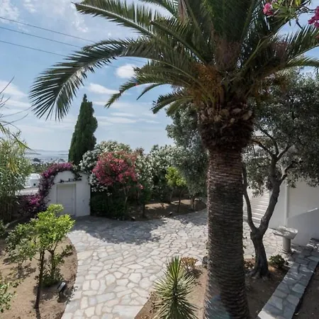 Traditional Town With Amazing View! Villa